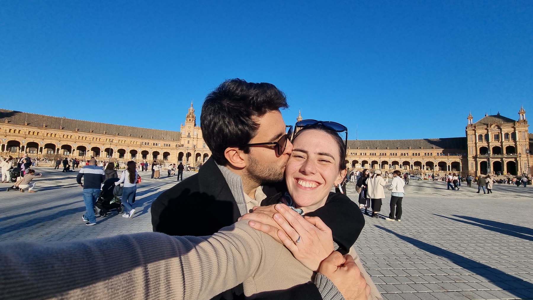 Milagros y Tomás en la Plaza de España, Sevilla